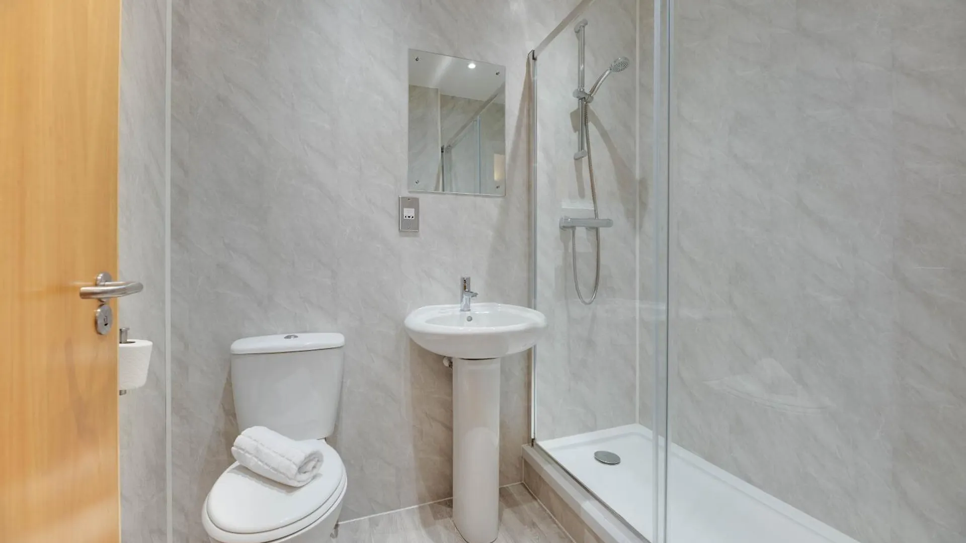 Friarsgate Apartments 4A By Week2Week 뉴캐슬어폰타인