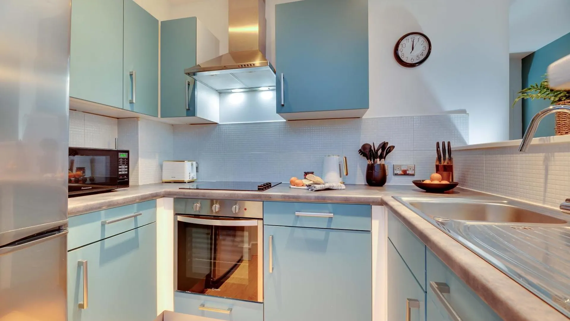 Friarsgate Apartments 4A By Week2Week Newcastle upon Tyne